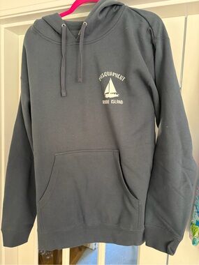 Misquamicut Rhode Island Men's Gray Pullover Hoodie size large new without tags